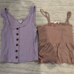 2 crop tops 🫶🫶